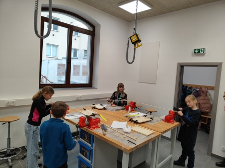 9eb35d50-5058-4317-a8dc-dfa9b65263e0