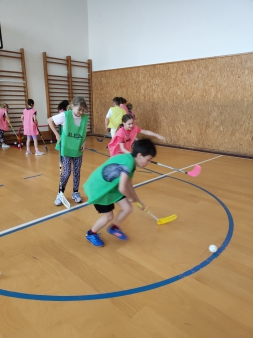 4.B Florbal v Tv