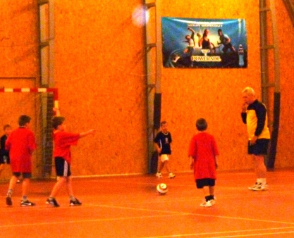 Fotbalový turnaj 1. a 2. tříd - semifinále únor 2012