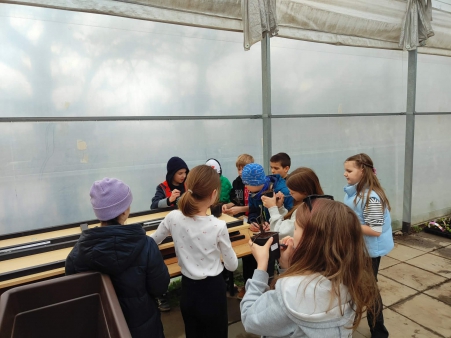 a27605a4-b846-4dc4-8c54-df54a37813e5