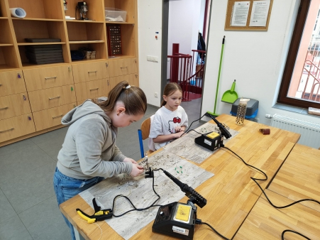 393c9695-fbd5-4c47-a9c9-cce7ad10bfe0